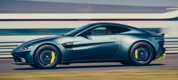 Aston Martins announces a limited run of its new manual Vantage AMR
