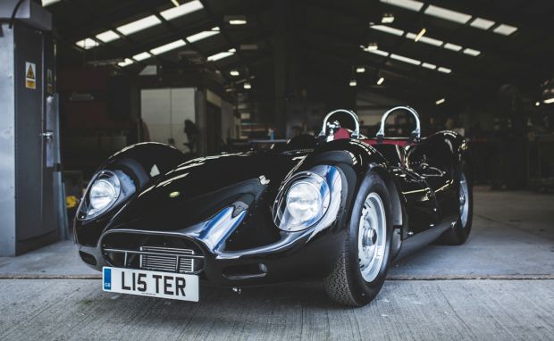 Lister introduce road-going version of 'Knobbly'