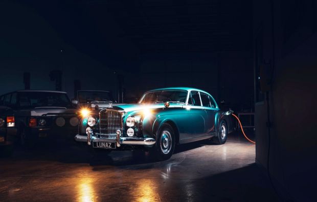 Lunaz start production of world’s first electric classic Bentley 