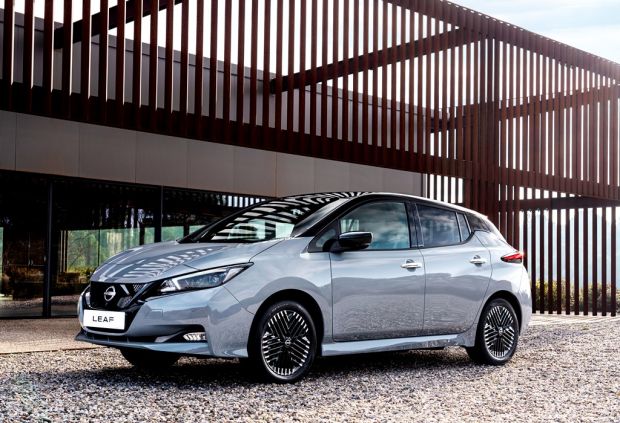 Nissan LEAF gets a new glow for 2022 