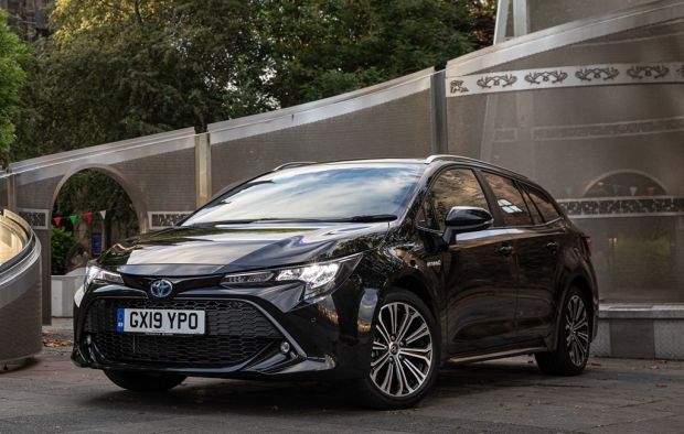 Toyota Corolla Touring Sports collects Car Buyer's Best Company Car award 